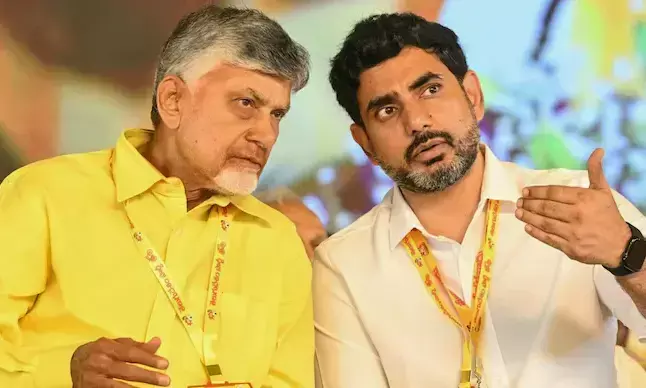 కీలక రాజకీయ నిర్ణయం దిశగా చంద్రబాబు.. ఢిల్లీ ప్రయాణం వెనుక రకరకాల ఊహాగానాలు కీలక రాజకీయ నిర్ణయం దిశగా చంద్రబాబు.. ఢిల్లీ ప్రయాణం వెనుక రకరకాల ఊహాగానాలు