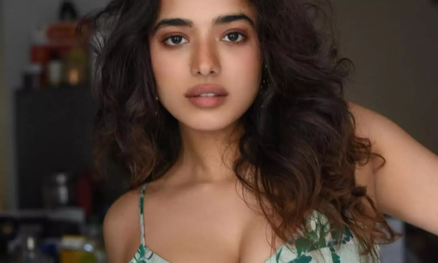 పిక్టాక్ : రొమాంటిక్ బ్యూటీ అందాల షో పిక్టాక్ : రొమాంటిక్ బ్యూటీ అందాల షో