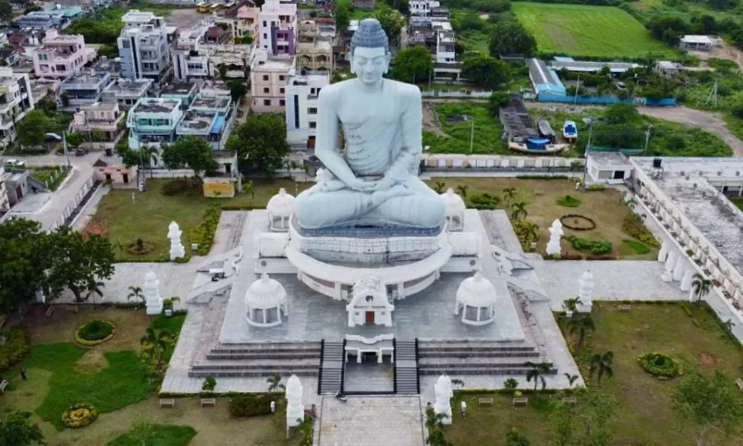 అమరావతి వరద నీటి మీద అధికార ప్రకటన చేయొచ్చుగా ! అమరావతి వరద నీటి మీద అధికార ప్రకటన చేయొచ్చుగా !