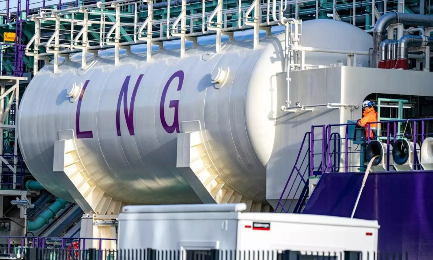 అమెరికా ఆంక్షల నడుమ రష్యా గ్యాస్ కంపెనీల పరిస్థితి ఇది! అమెరికా ఆంక్షల నడుమ రష్యా గ్యాస్ కంపెనీల పరిస్థితి ఇది!