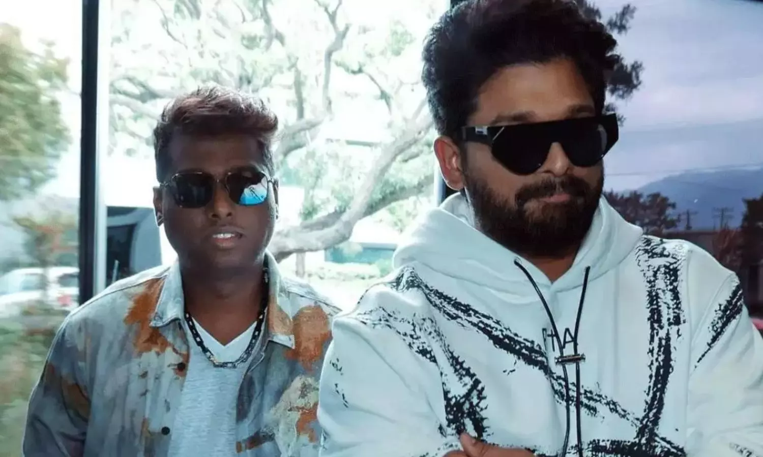 బన్నీతో మరో సీనియర్ స్టార్.. పట్టుబట్టి మరీ ఒప్పించిన అట్లీ!