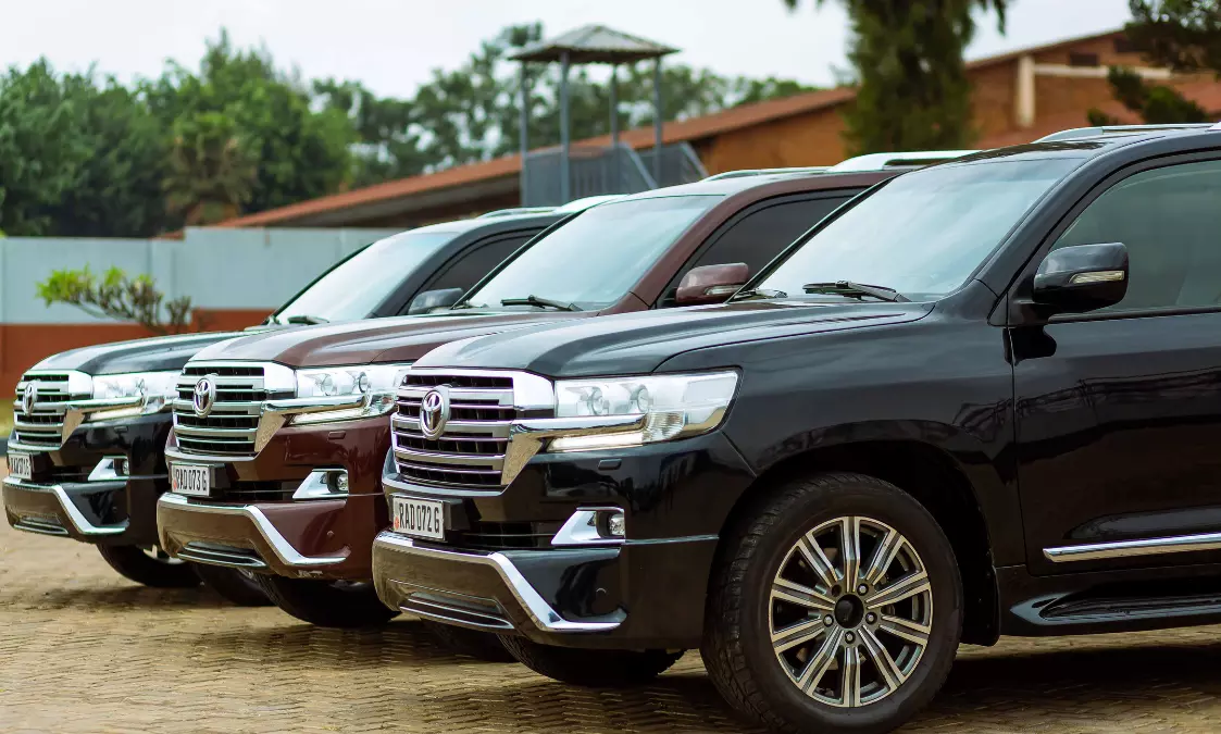 దీపావళికి కానుకే.. కార్లపై భారీ పన్ను కోతలు!