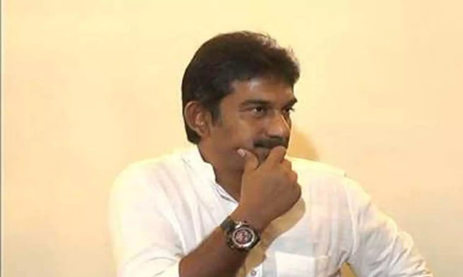 మాజీ సీఎం కొడుక్కి వైసీపీ షాక్ ఇస్తుందా ? మాజీ సీఎం కొడుక్కి వైసీపీ షాక్ ఇస్తుందా ?