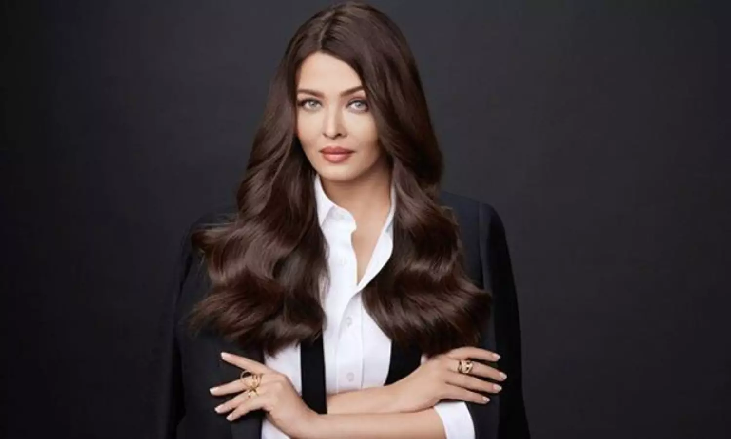 సోషల్ మీడియాపై ఐశ్వర్యరాయ్ అసహనం.. దానినుండి బయటకు రండి అంటూ పిలుపు! సోషల్ మీడియాపై ఐశ్వర్యరాయ్ అసహనం.. దానినుండి బయటకు రండి అంటూ పిలుపు!