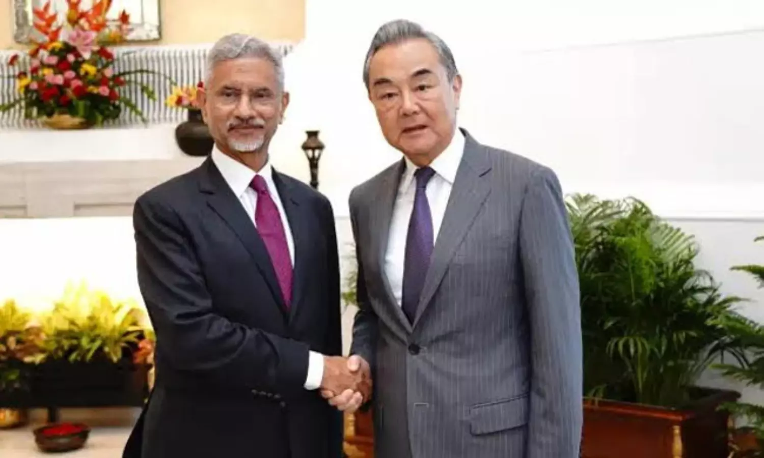 చైనా-భారత్ సంబంధాల్లో కొత్త పరిణామాలు! చైనా-భారత్ సంబంధాల్లో కొత్త పరిణామాలు!