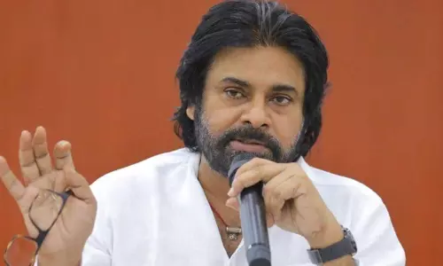 పవన్ నటించొద్దు.. హైకోర్టులో షాకిచ్చిన మాజీ ఐఏఎస్