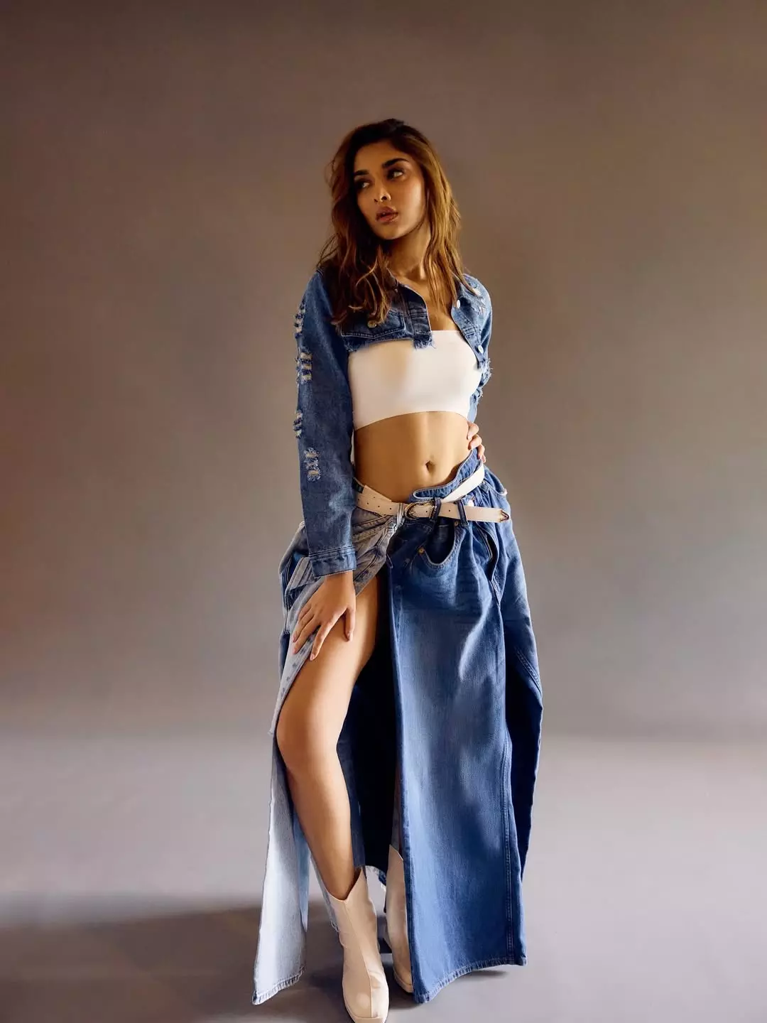 Saiee M Manjrekar’s Bold Take on Monday Blues Saiee M Manjrekar’s Bold Take on Monday Blues