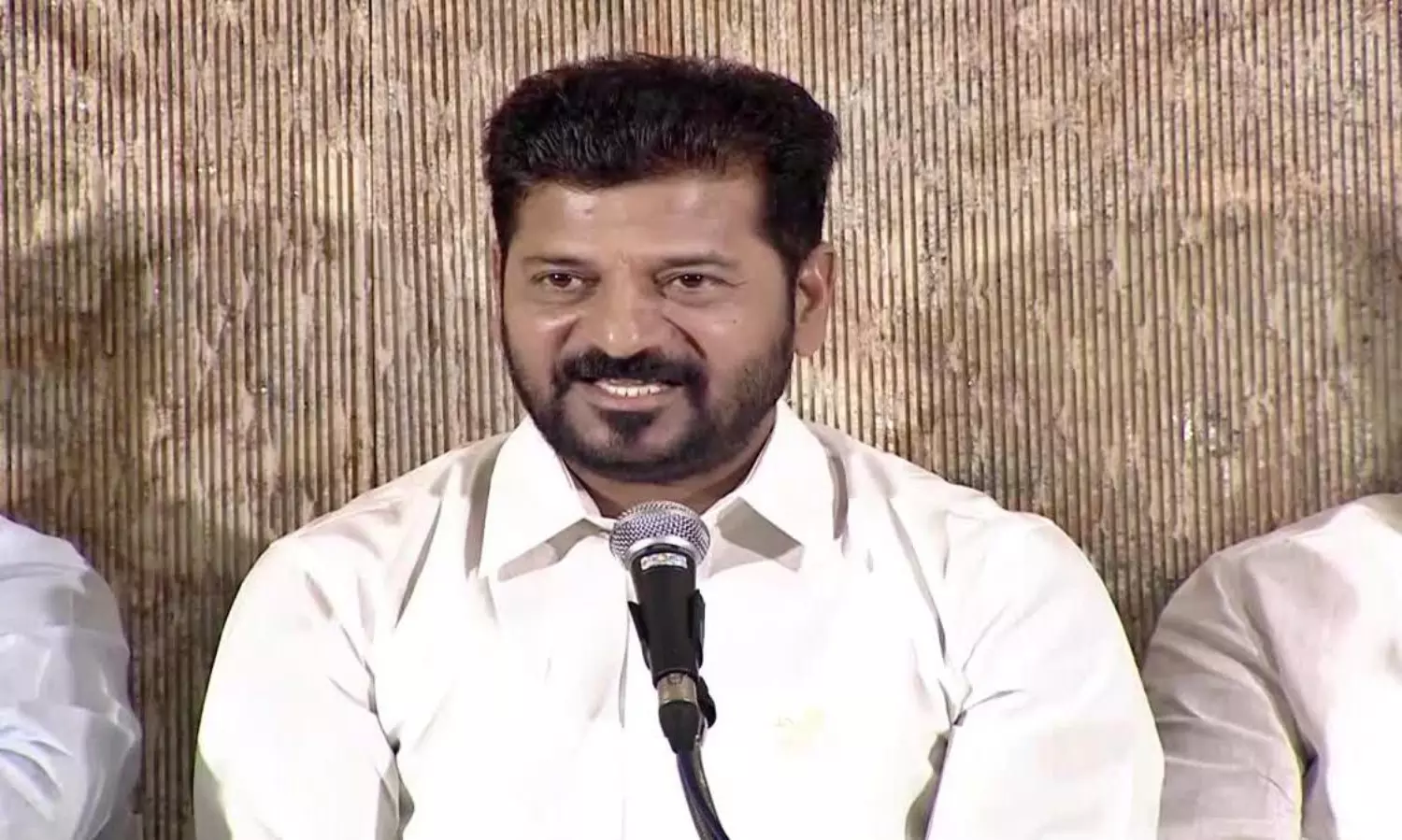 గురువును మించిన శిష్యుడు.. జాతీయ రాజకీయాల్లో రేవంత్ రెడ్డి ప్రత్యేకం గురువును మించిన శిష్యుడు.. జాతీయ రాజకీయాల్లో రేవంత్ రెడ్డి ప్రత్యేకం