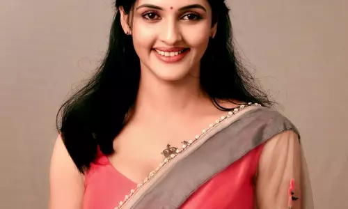 Jyothi Poorvaj Slays Timeless Grace in Saree