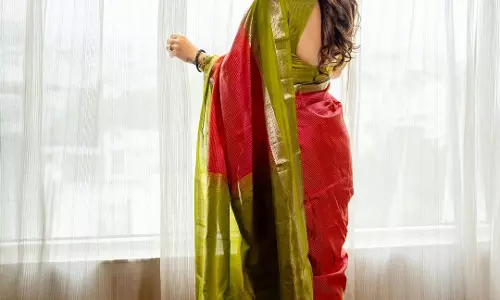 Anasuya Bharadwaj Shares Graceful Saree Look