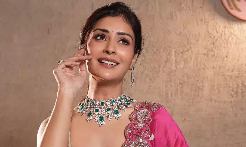 ట్రెడిషనల్ లుక్ లో హీట్ పెంచుతున్న పాయల్..నడుము వయ్యారాలతో!