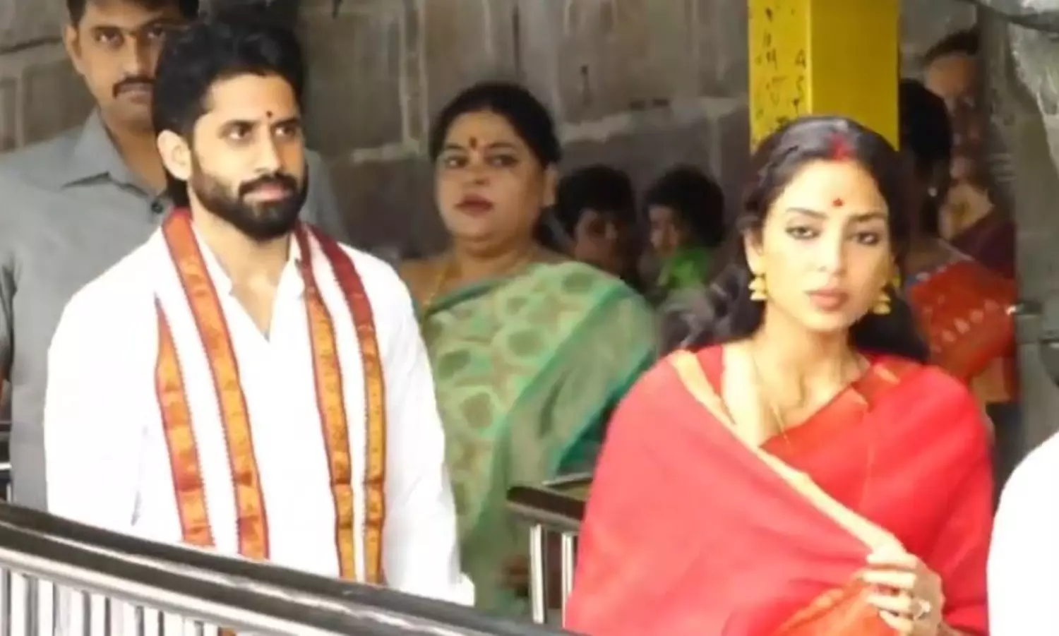 తిరుమలలో సందడి చేసిన నాగచైతన్య - శోభిత దంపతులు.. వీడియో వైరల్!