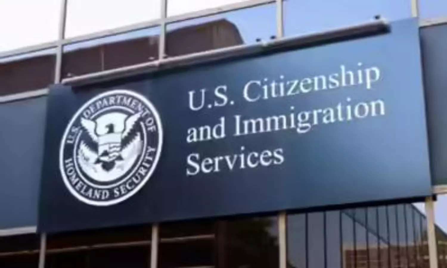 వీసా-గ్రీన్ కార్డ్ కోసం ‘యాంటీ-అమెరికన్’ టెస్ట్..భారతీయుల్లో ఆందోళన వీసా-గ్రీన్ కార్డ్ కోసం ‘యాంటీ-అమెరికన్’ టెస్ట్..భారతీయుల్లో ఆందోళన