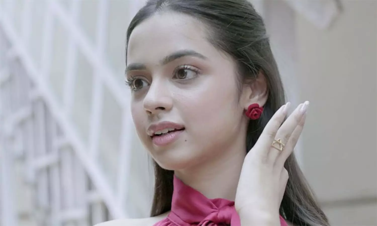 18 ఏళ్ల వయసులోనే ముద్దుగుమ్మ పెద్ద పాత్రలు..!