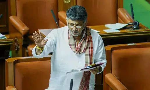 కాంగ్రెస్ కు ‘ట్రబుల్ షూటర్’ ట్రబుల్స్?  కర్ణాటక రాజకీయాల్లో కీలక పరిణామాలు..