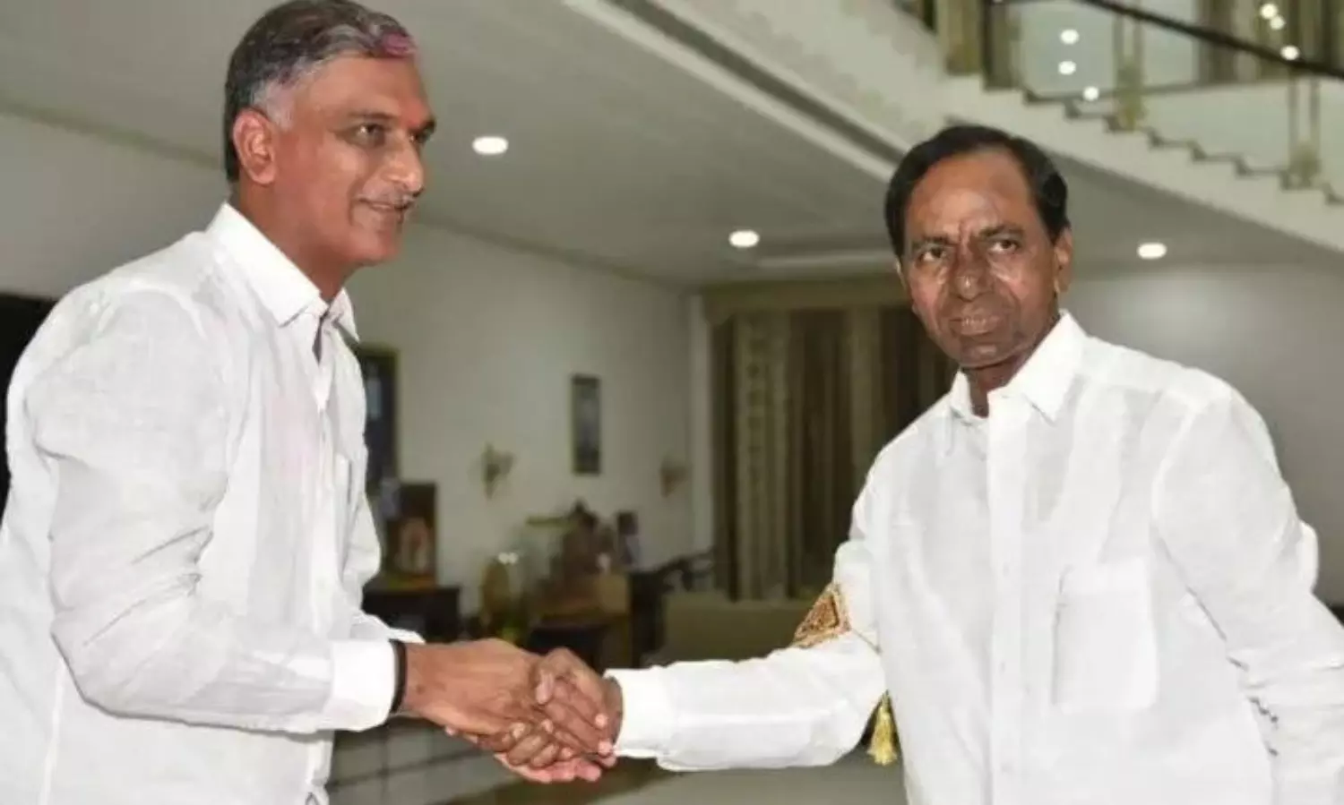 క‌మిష‌న్‌పై క‌ల‌క‌లం.. ఏం చేద్దాం:  కేసీఆర్