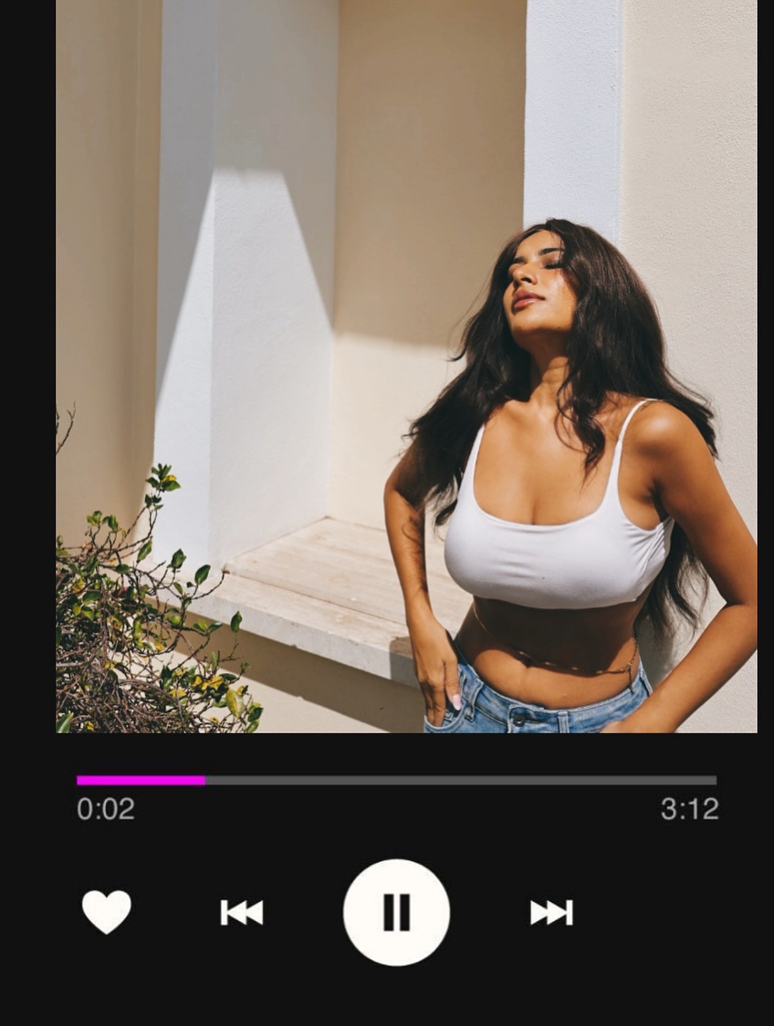 Sara Gurpal’s Sunny Day Vibes Sara Gurpal’s Sunny Day Vibes