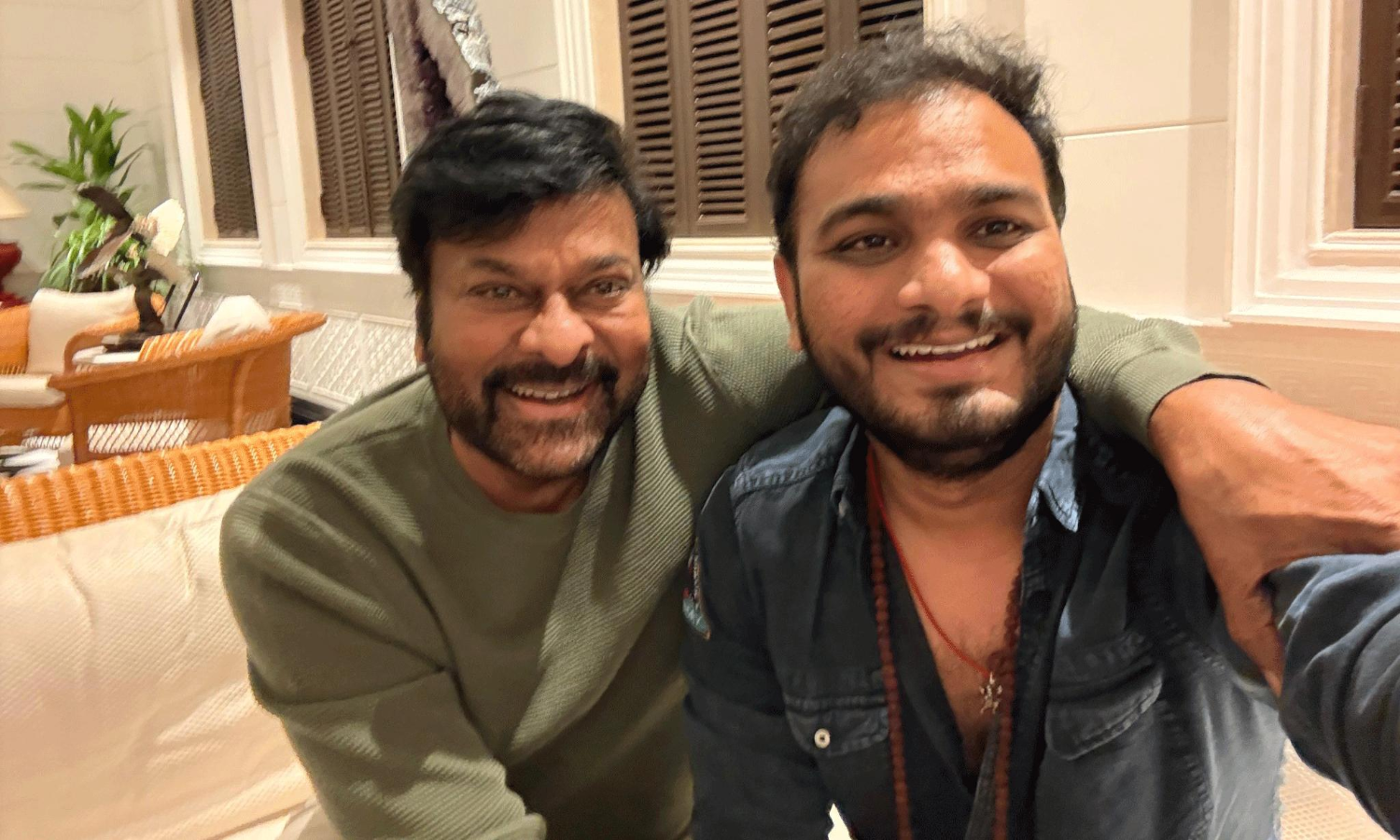 చిరు, శ్రీకాంత్.. మ్యూజిక్ ఎవరంటే? చిరు, శ్రీకాంత్.. మ్యూజిక్ ఎవరంటే?