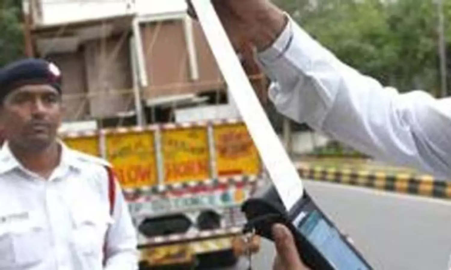 నగరంలో రూ.400 కోట్ల ట్రాఫిక్ జరిమానాలు పెండింగ్.. 50% డిస్కౌంట్ ప్రకటించిన అధికారులు.. ఎక్కడంటే?