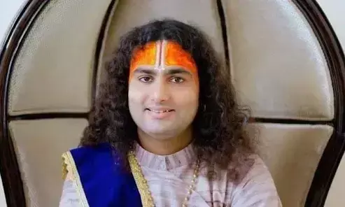 మహిళలపై అనిరుద్ ఆచార్య కీలక వ్యాఖ్యలు.. డబ్బుంటే చాలు ఎవడైనా ఓకే అంటూ?