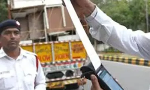 నగరంలో రూ.400 కోట్ల ట్రాఫిక్ జరిమానాలు పెండింగ్.. 50% డిస్కౌంట్ ప్రకటించిన అధికారులు.. ఎక్కడంటే?