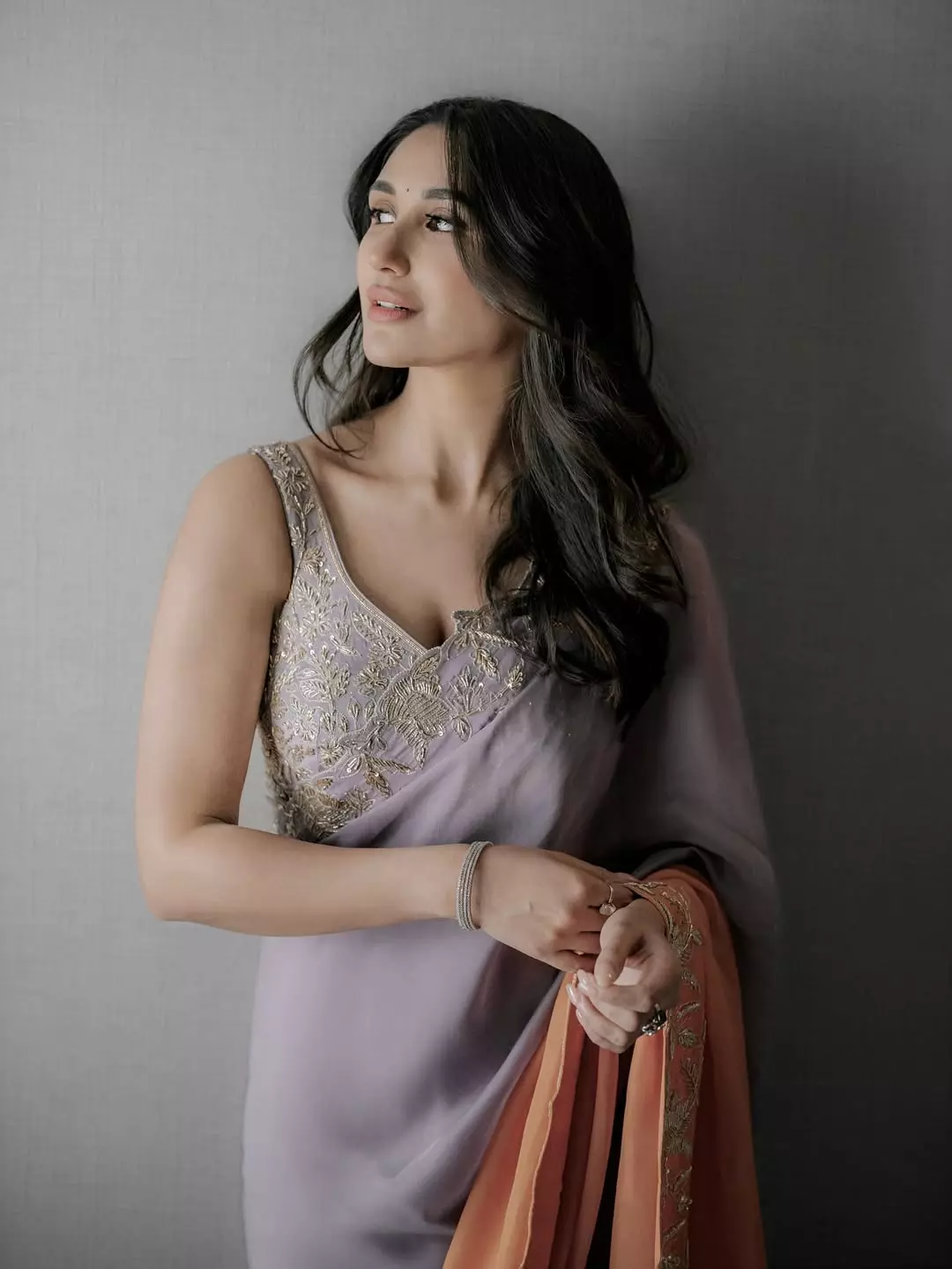 Nikita Dutta Radiates Elegance in a Pastel Saree Look Nikita Dutta Radiates Elegance in a Pastel Saree Look