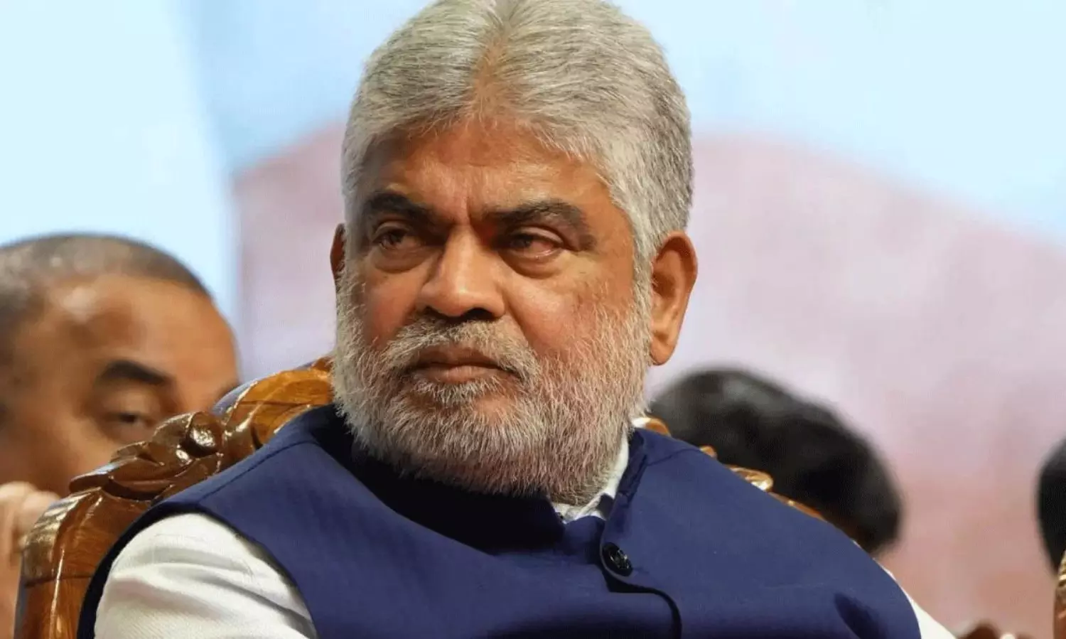 అబ్బేబ్బే.. మేం పార్టీ ఎక్కడ మారాం? స్పీకర్ కు ఇచ్చే వివరణ ఇదేనట అబ్బేబ్బే.. మేం పార్టీ ఎక్కడ మారాం? స్పీకర్ కు ఇచ్చే వివరణ ఇదేనట