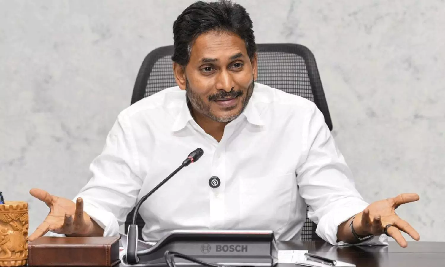 మేం చేసిన అప్పులు ఇవి.. మీరు తెచ్చిన రుణాలివి.. జగన్ మార్కు విశ్లేషణ