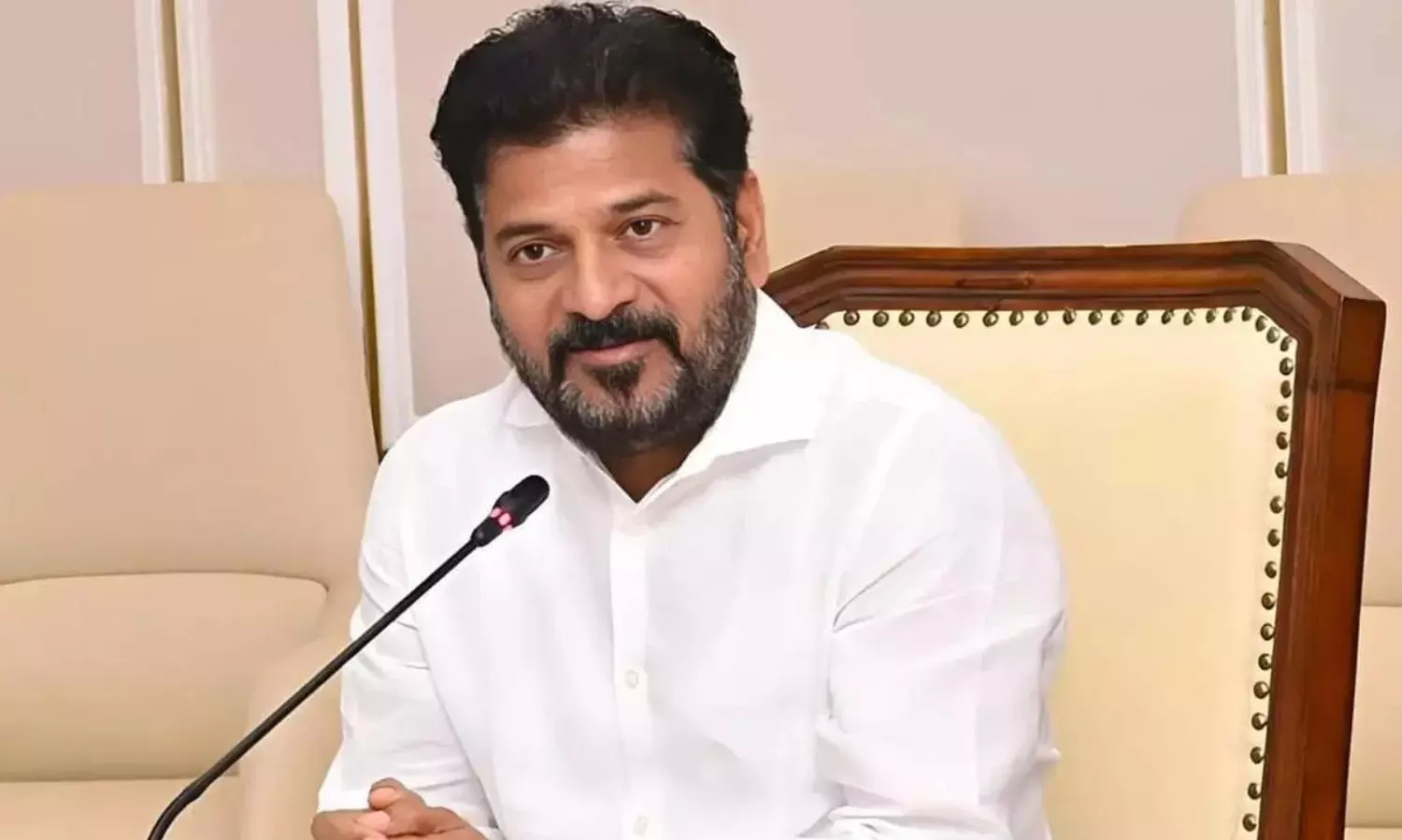 సీఎం వద్దకు సినీ నిర్మాతలు.. ఈ విషయంలో జోక్యం చేసుకున్నందుకే