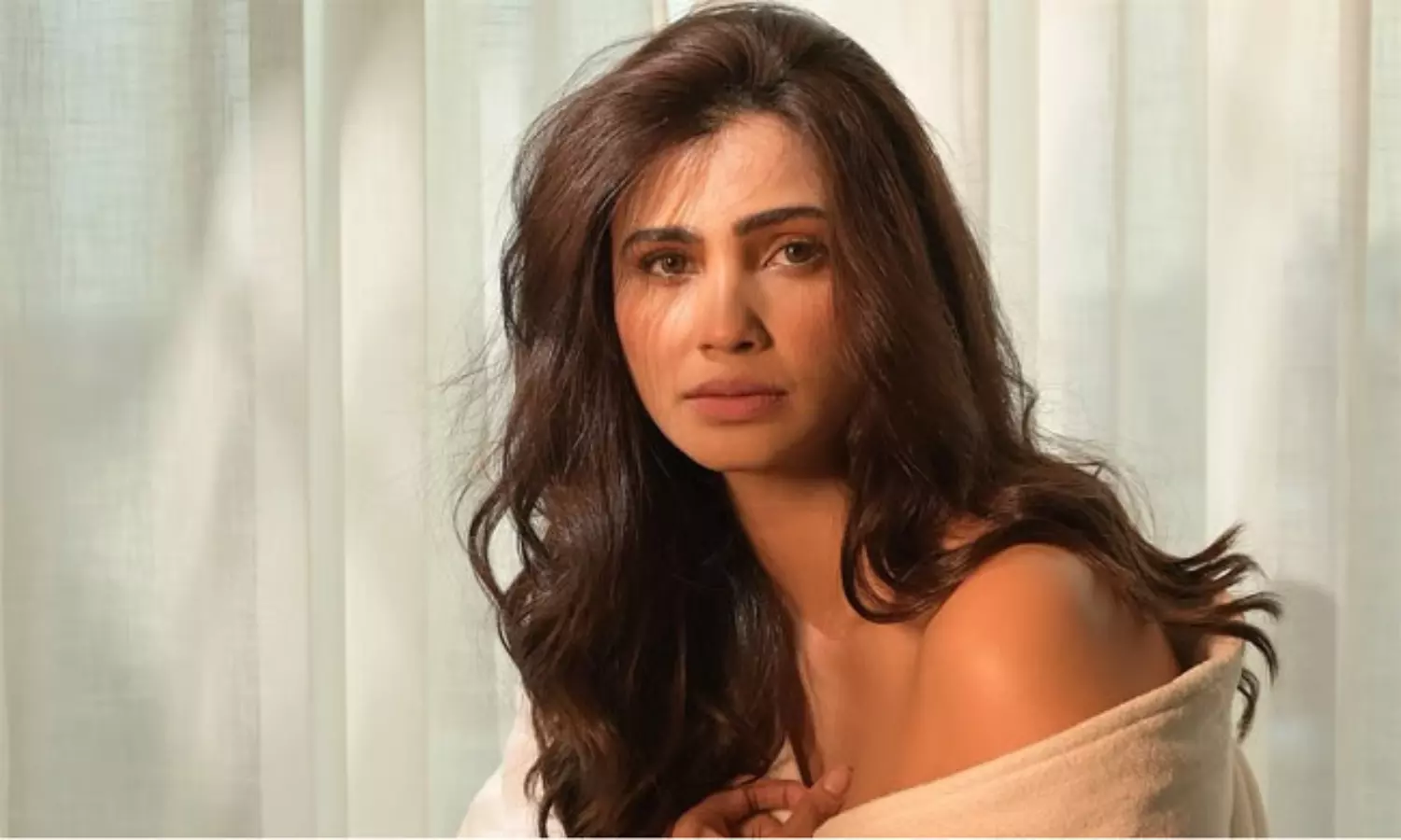 బొడ్డుపై పండ్లు, స‌లాడ్‌లు వేసారు.. న‌టి సంచ‌ల‌న‌ వ్యాఖ్య‌లు!