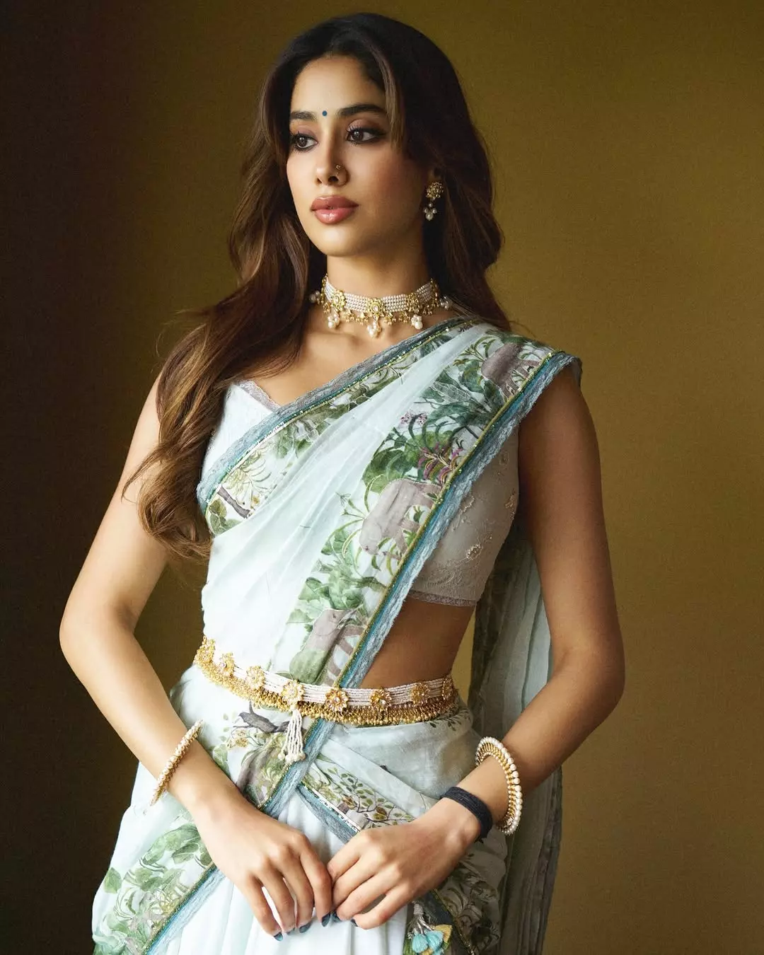 Janhvi Kapoor’s ethnic charm captures your herat