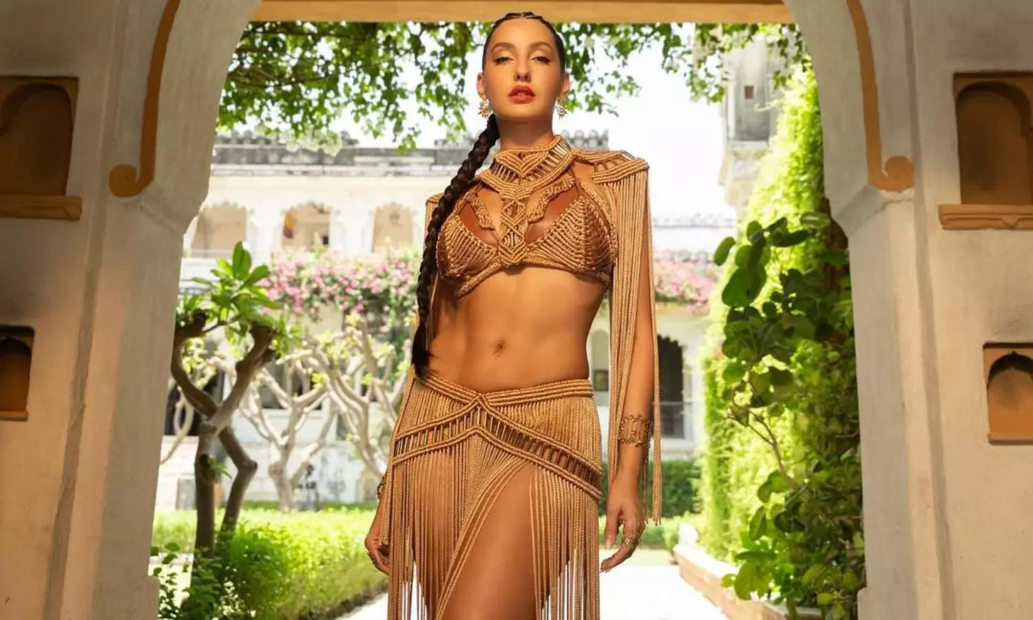 పిక్‌టాక్ : అందాల ఎల్లోరా శిల్పంలా...!