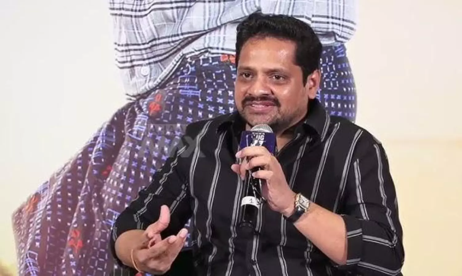 డిజాస్ట‌ర్ల‌కు పోస్ట‌ర్ల డ‌బ్బులు కూడా రావ‌ట్లేదు