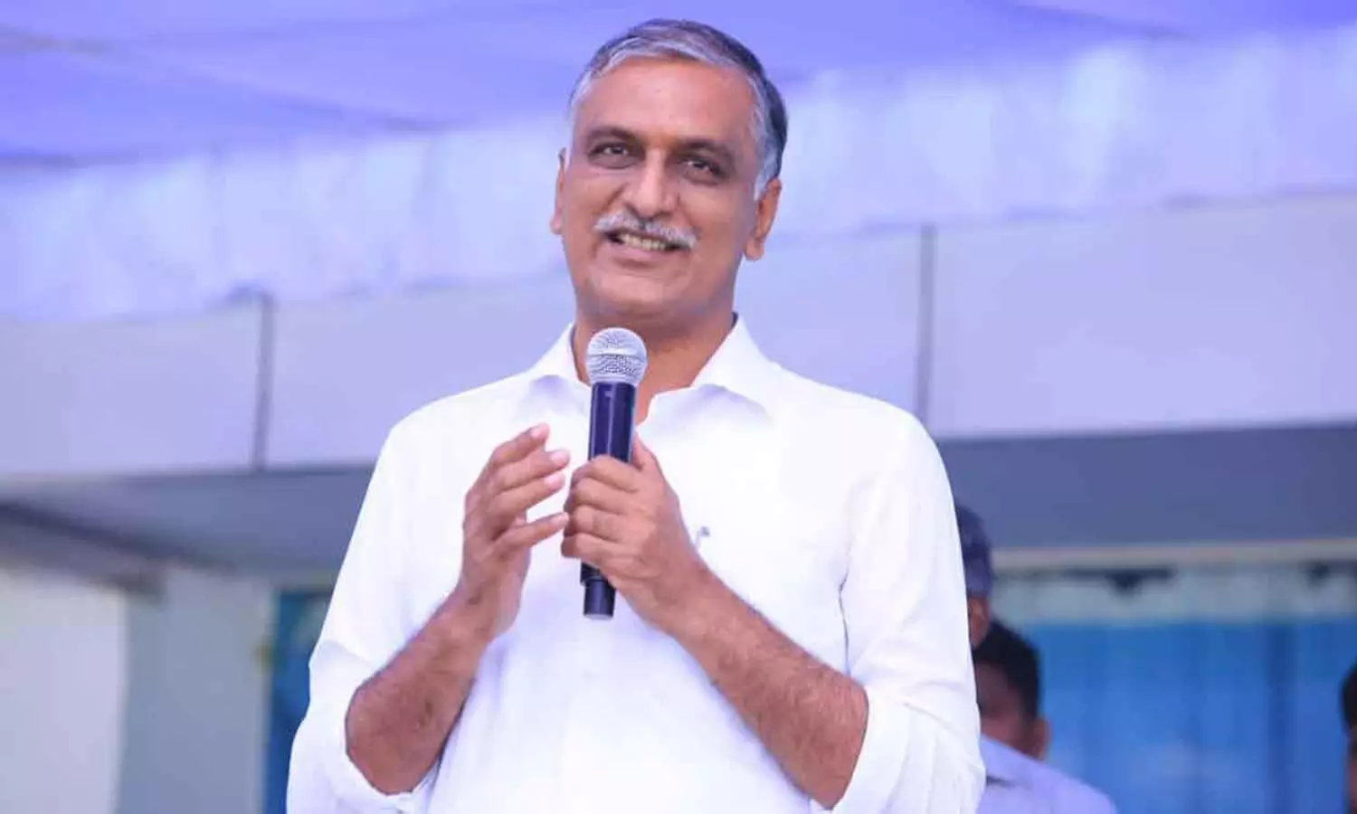 పరువు తీసుకోవటంలో హరీశ్ తర్వాతే ఎవరైనా పరువు తీసుకోవటంలో హరీశ్ తర్వాతే ఎవరైనా