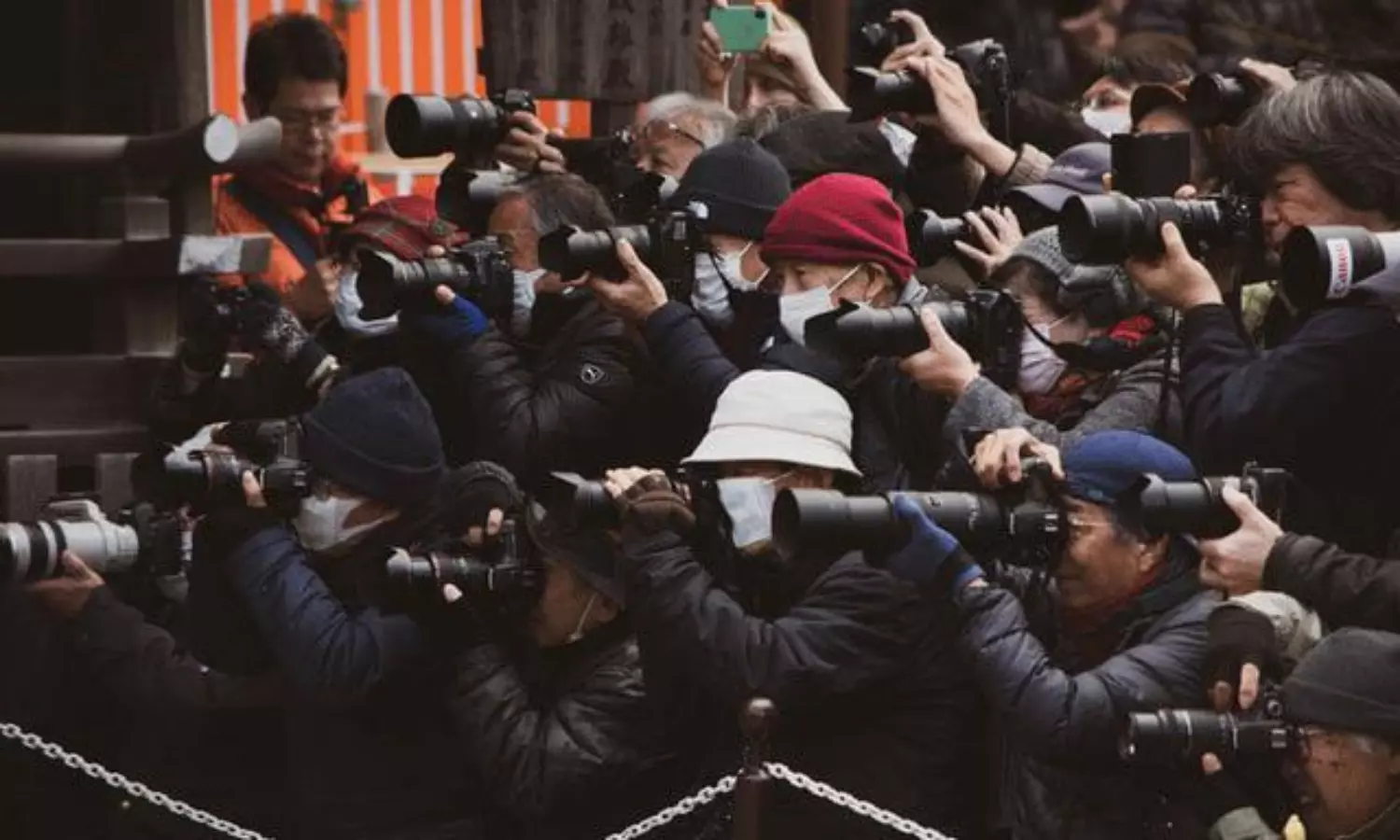 విరుష్కలానే ఈ జంట‌లు దేశం విడిచిపెడ‌తారేమో!