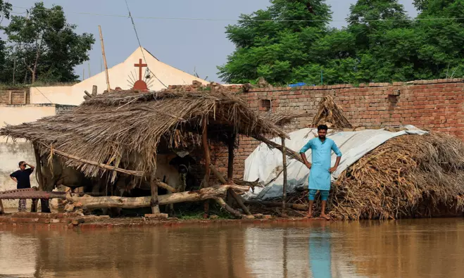 శత్రువు అయినా దాయాదిని అలెర్టు చేసిన భారత్