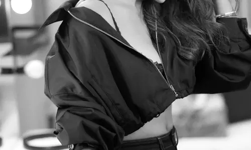Mrunal Thakur Shares a Candid Glimpse