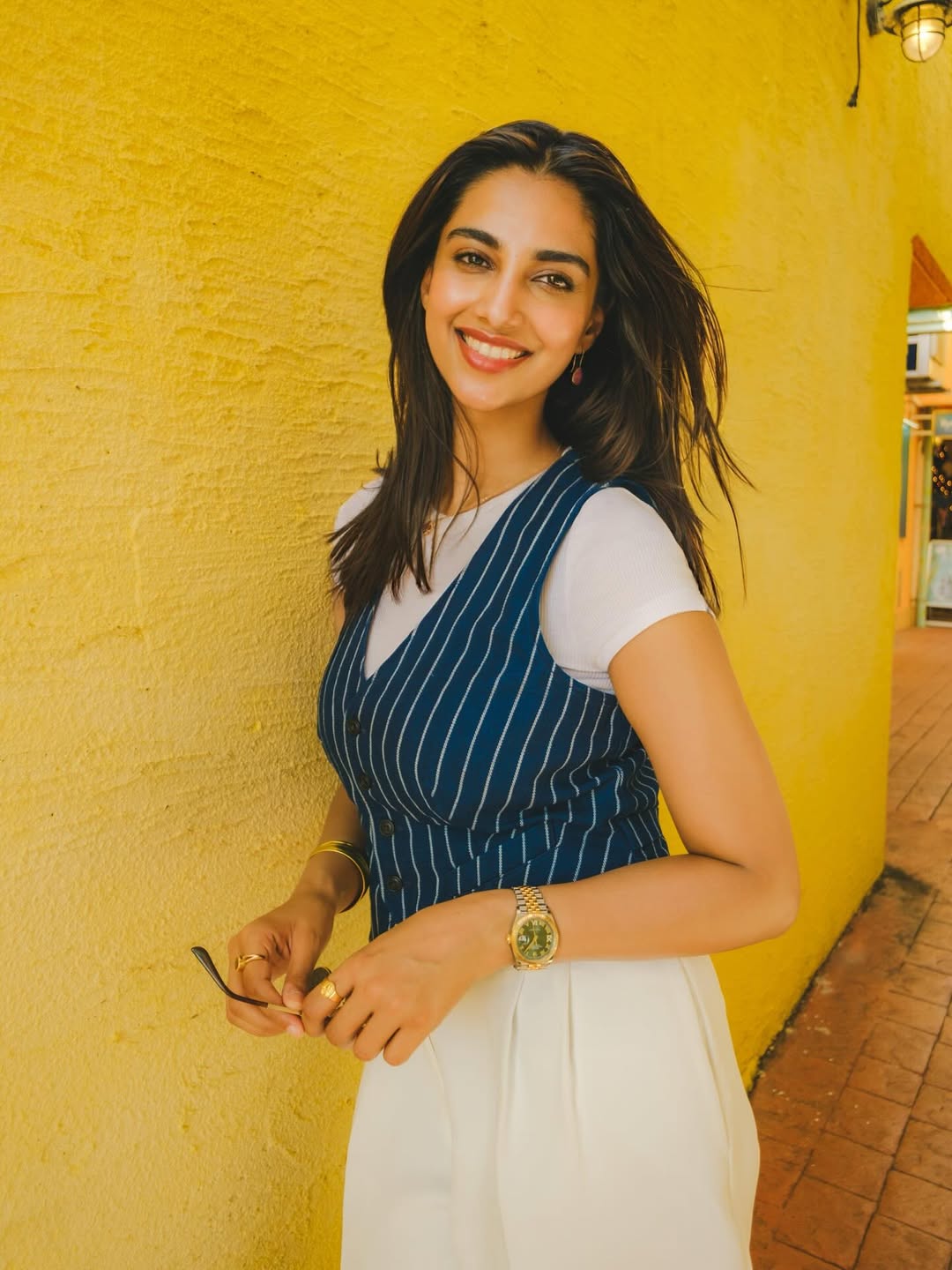 Meenakshi Chaudhary Captures Hearts with Her Holiday Mood