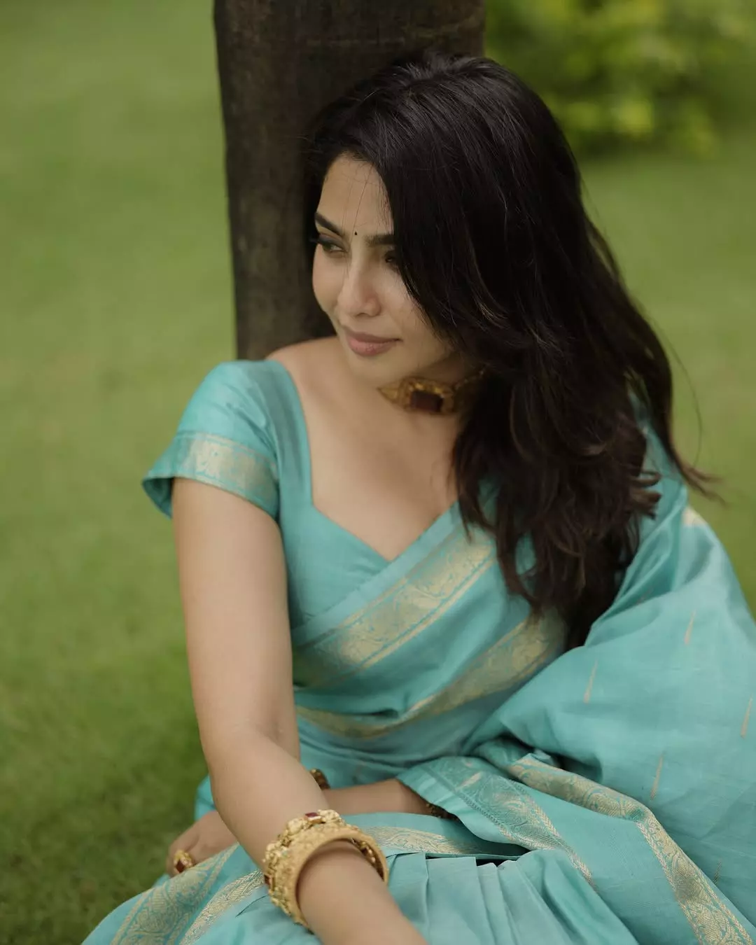 Aishwarya Lekshmi Graceful Look in Blue