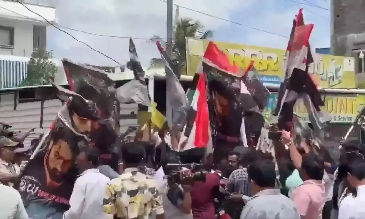 ఎమ్మెల్యే వెర్స‌స్ ఎన్టీఆర్ ఫ్యాన్స్.. ఈ గొడ‌వ ఎక్క‌డిదాకా?