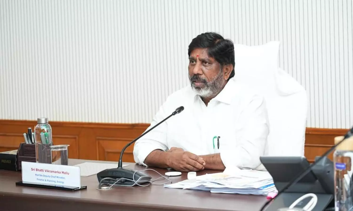 తెలంగాణలో బీసీలకు 42 శాతం రిజర్వేషన్లు: కాంగ్రెస్ ముందడుగు