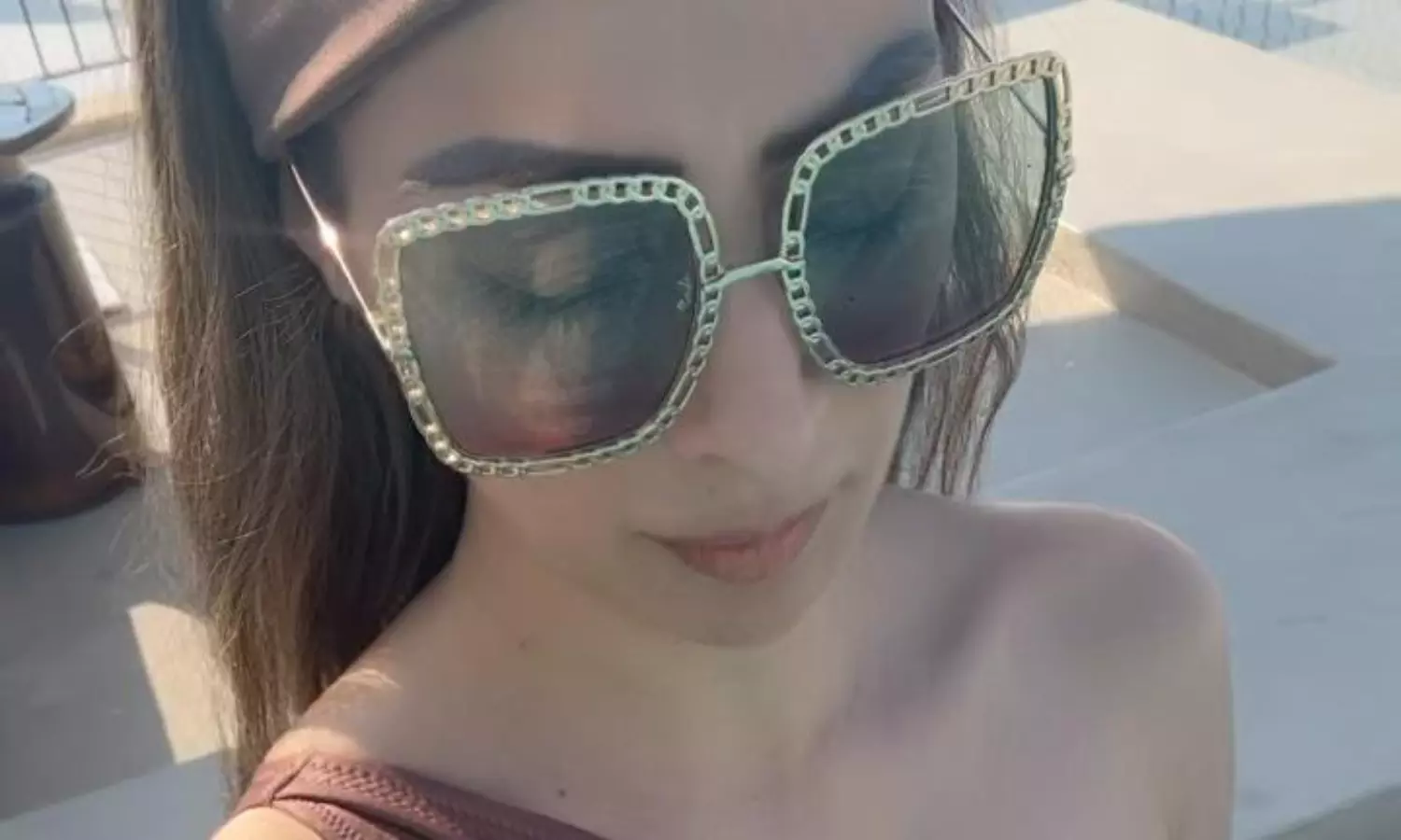 పిక్టాక్ : బికినీ సోకులు చూపుతున్న బ్యూటీ పిక్టాక్ : బికినీ సోకులు చూపుతున్న బ్యూటీ