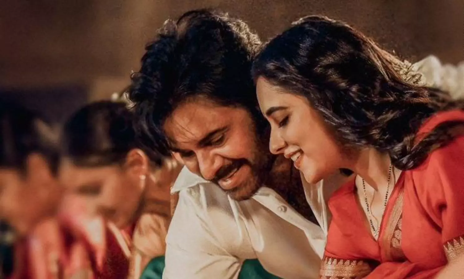 ఓజి కోసం పవన్ అన్నీ పక్కన పెట్టి మరీ! ఓజి కోసం పవన్ అన్నీ పక్కన పెట్టి మరీ!