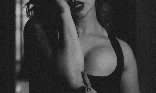 Kangna Sharma Beauty is in the Greys