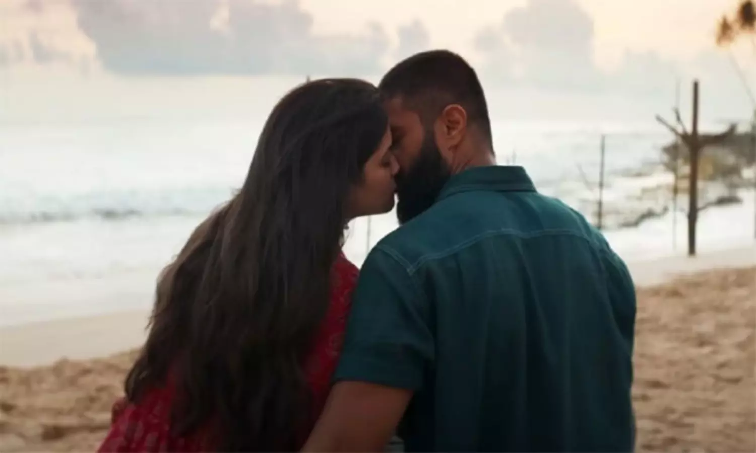 OTTలో కింగ్ డమ్ షాక్.. ఇది ఊహించలేదే..!