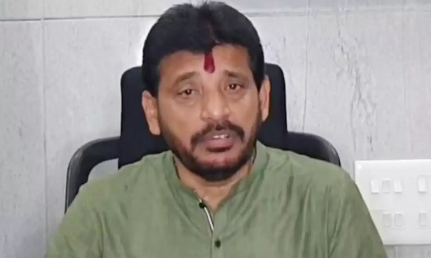 ధర్మాన బ్రదర్స్ ని గట్టిగా టార్గెట్ చేసిన దువ్వాడ ధర్మాన బ్రదర్స్ ని గట్టిగా టార్గెట్ చేసిన దువ్వాడ