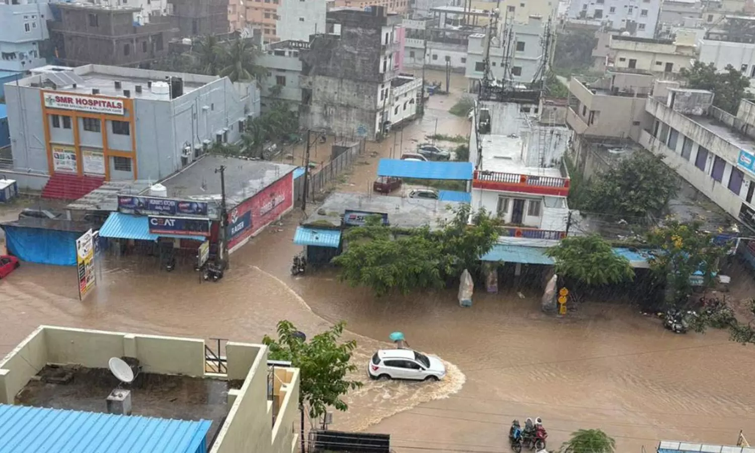 ఒక్కచోటే 40 సెం.మీ. వ‌ర్షం.. కామారెడ్డి మునిగింది.. మెద‌క్ వ‌ణికింది