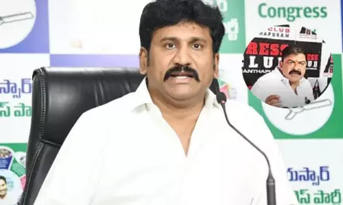తోపుదుర్తితో టీడీపీ నేతల మిలాఖత్..!! మరి పరిటాల సంగతేంటి? అనంత రాజకీయాల్లో ఆసక్తికర పరిణామాలు