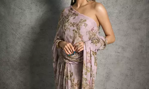 Ethereal Elegance: Janhvi Kapoor in Lavender Saree Ethereal Elegance: Janhvi Kapoor in Lavender Saree