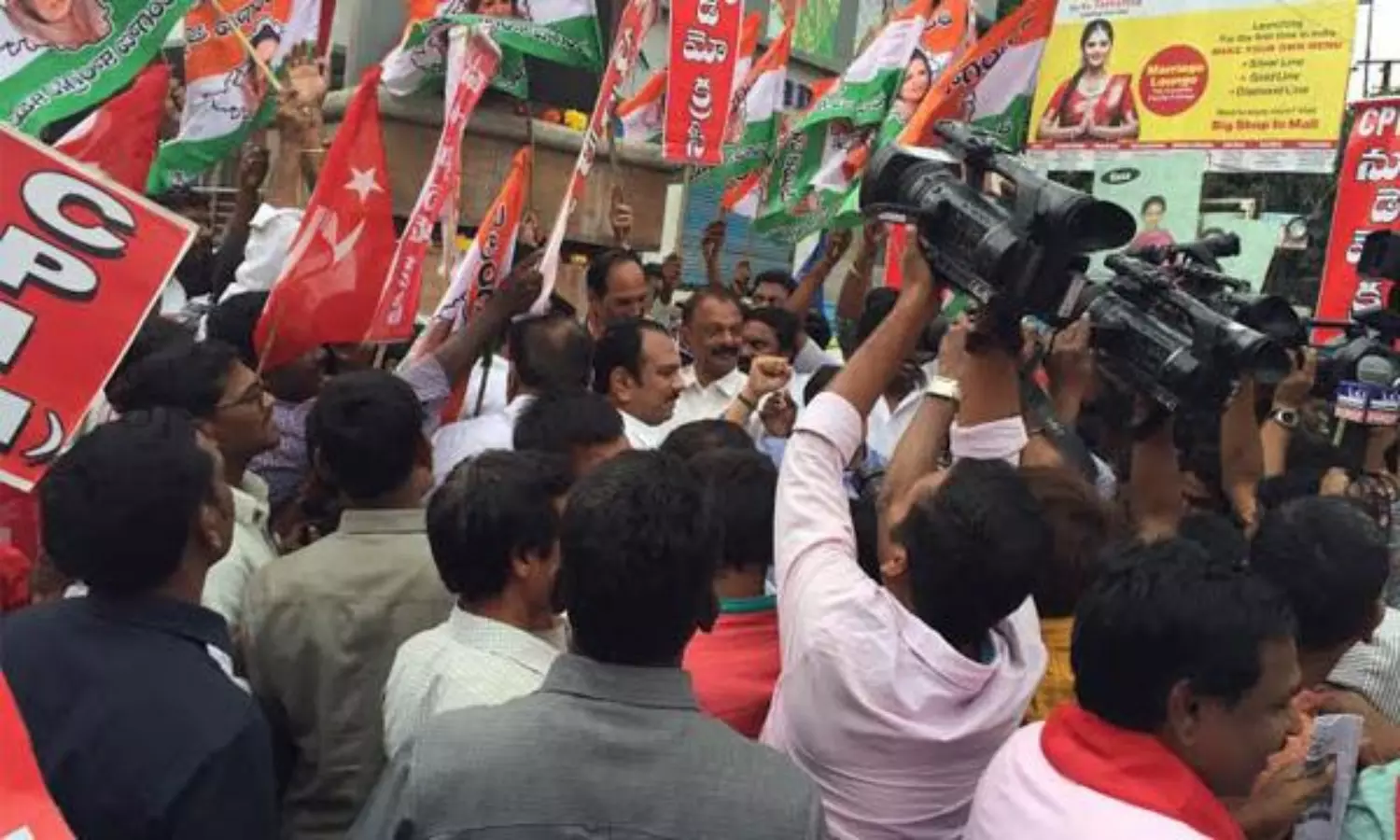 ఆగస్టు 28... 25 ఏళ్ల కిందట తెలుగు రాష్ట్రాలను మలుపుతిప్పిన రోజు ఆగస్టు 28... 25 ఏళ్ల కిందట తెలుగు రాష్ట్రాలను మలుపుతిప్పిన రోజు